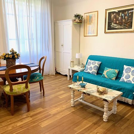 Guest House A Due Passi Olbia Esterno foto