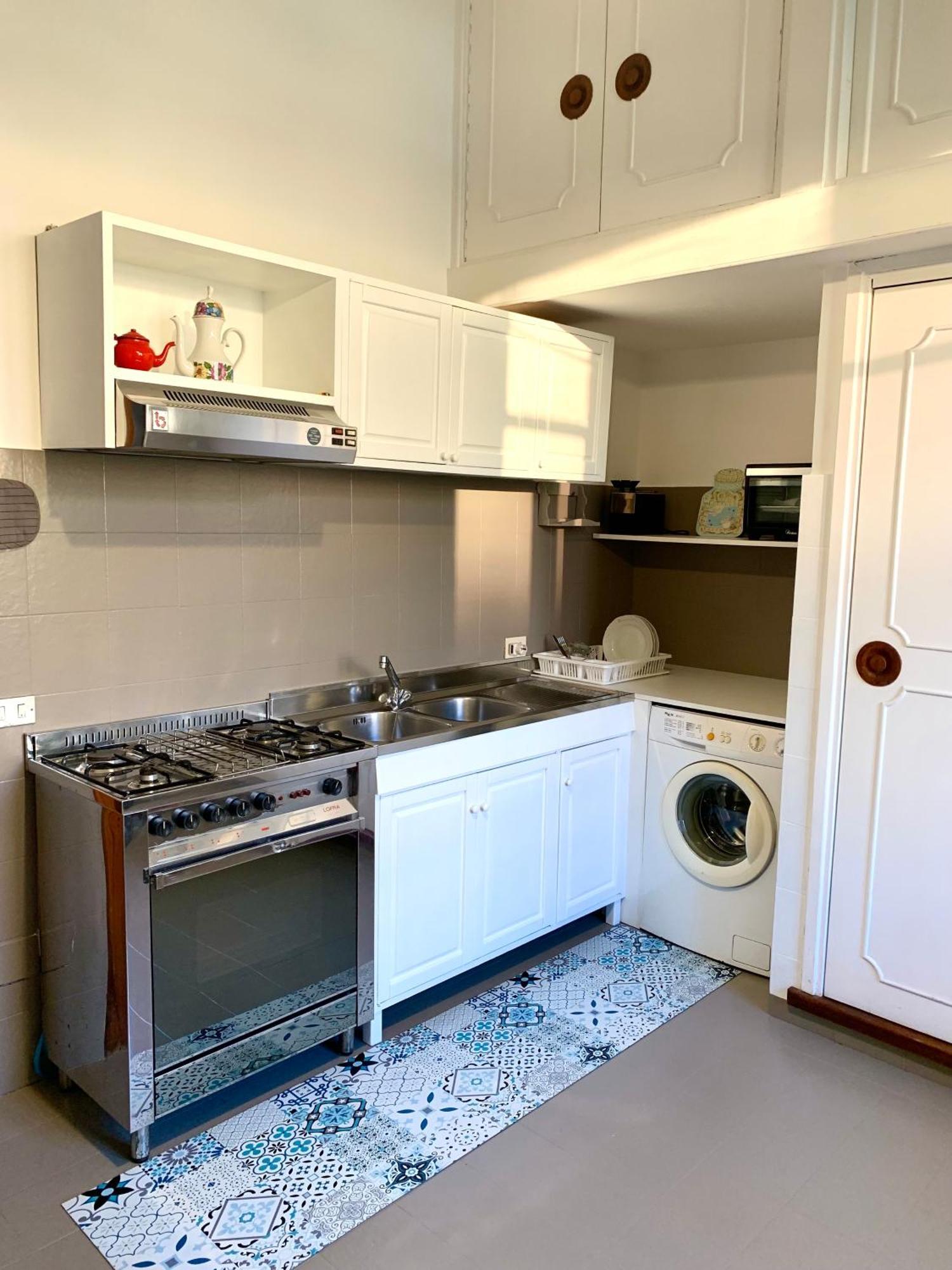 Guest House A Due Passi Olbia Esterno foto